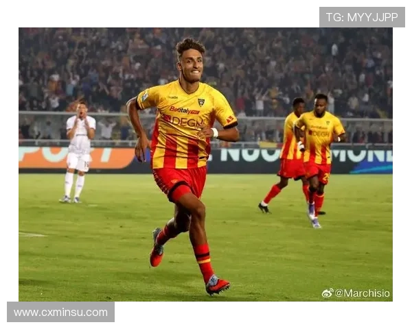 尤文图斯与莱切中卫加布里埃尔展开初步谈判引发关注